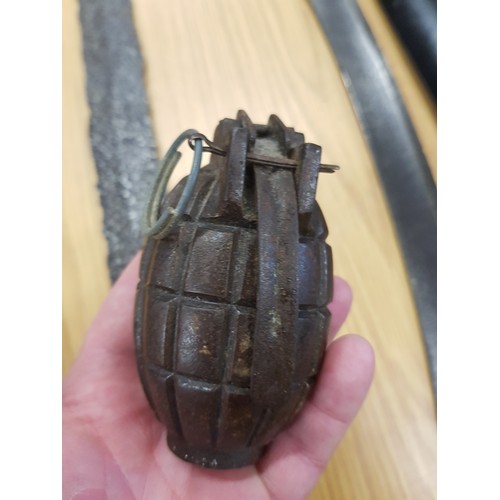 41 - QUANTITY OF GRENADES AND ROUNDS