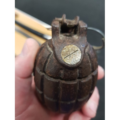 41 - QUANTITY OF GRENADES AND ROUNDS