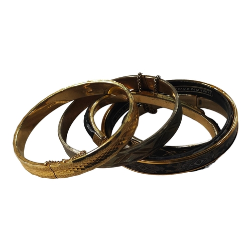 358 - ASSORTED BANGLES & BRACELETS TO INCLUDE GOLD PLATED