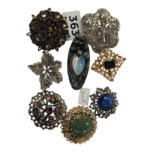 363 - 8 X ASSORTED GOOD QUALITY SILVER BROOCHES