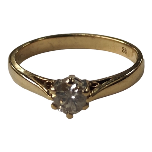 389 - 9 CARAT GOLD DIAMOND SOLITAIRE RING WITH 0.25 CARAT OF DIAMOND