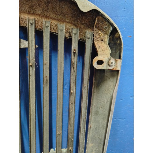 2 - OLD CAR GRILL