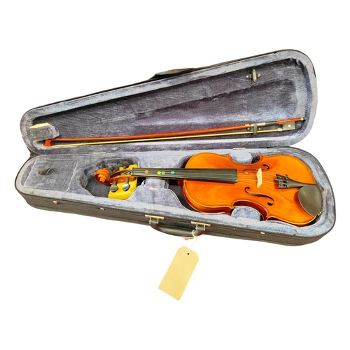 21 - STAGG 3/4 SIZE VIOLIN & BOW