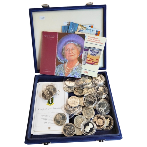 385 - LARGE QUANTITY OF COINS