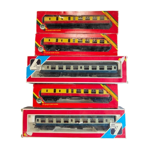 388 - 5 BOXED MODEL RAILWAY CARRIAGES