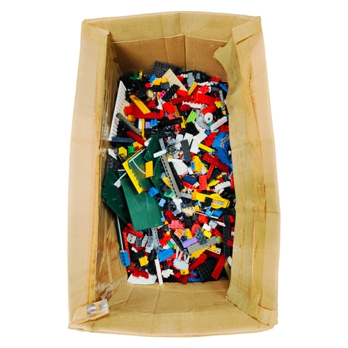 124 - LARGE BOX OF LEGO