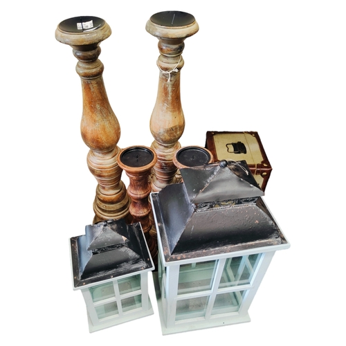 15 - 4 FLOOR STANDING WOODEN CANDLESTICKS & 2 CANTEENS AND STORAGE BOX