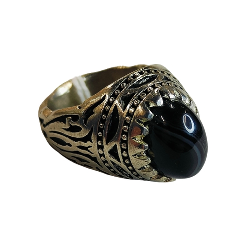 385 - HEAVY SILVER AGATE STONE SET RING - SIZE W