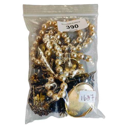 390 - BAG OF COSTUME JEWELLERY