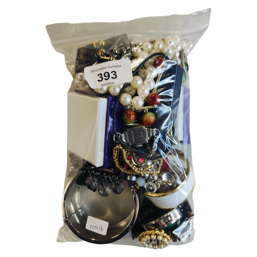 393 - BAG OF COSTUME JEWELLERY