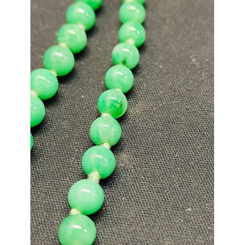 414 - HIGH QUALITY JADE NECKLACE WITH GOLD & SEED PEARL CATCH