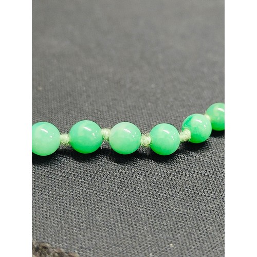 414 - HIGH QUALITY JADE NECKLACE WITH GOLD & SEED PEARL CATCH