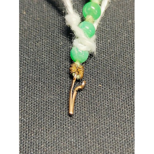 414 - HIGH QUALITY JADE NECKLACE WITH GOLD & SEED PEARL CATCH