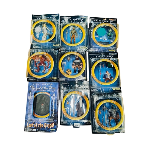 236 - QUANTITY OF ORIGINAL LORD OF THE RINGS FIGURES IN BLISTER PACKS