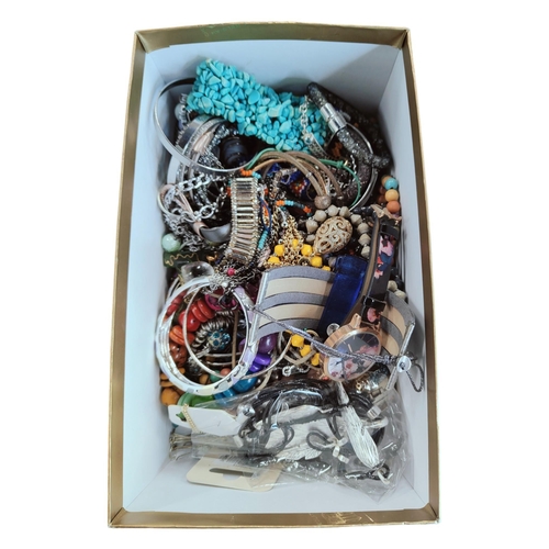 441 - BOX OF COSTUME JEWELLERY TO INCLUDE SILVER