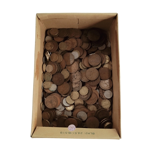 321 - LARGE BOX OF MIXED COINS