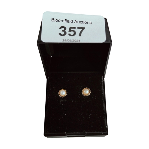 357 - PAIR OF 10 CARAT GOLD & PEARL EARRINGS