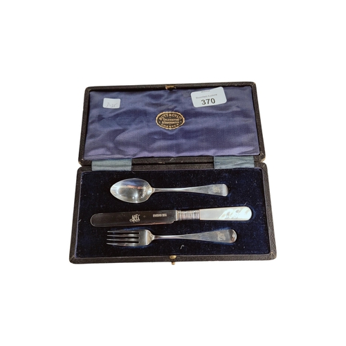 370 - CASED SILVER CHRISTENING SET - SHEFFIELD 1913-14 BY TL