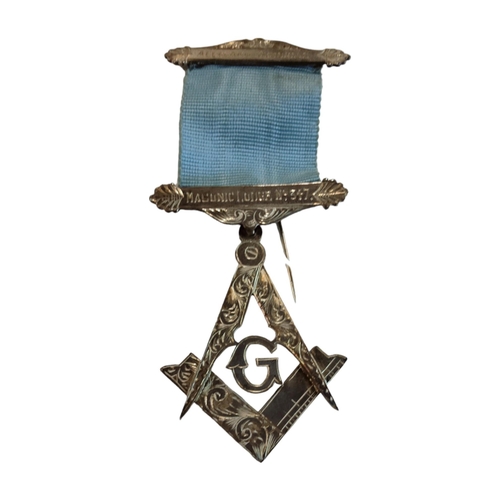 322 - SILVER MASONIC JEWEL 'ABERCORN MEMORIAL MASONIC LODGE NO.347 INSCRIBED TO REAR 'PRESENTED TO W.BRO.A... 