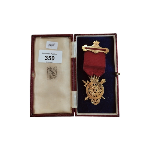 350 - 9 CARAT GOLD MASONIC JEWEL INSCRIBED TO REAR 'PRESENTED TO E.C. TH HEATHER EK 1938 BY TEMRE ROYAL AR... 