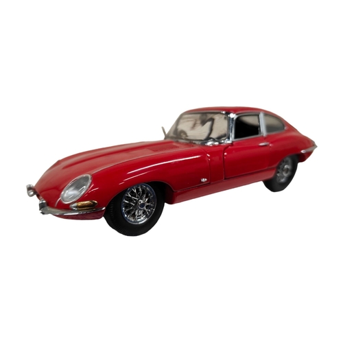 37 - FRANKLIN MINT PRECISION MODEL 1:24 SCALE 1961 JAGUQR E-TYPE