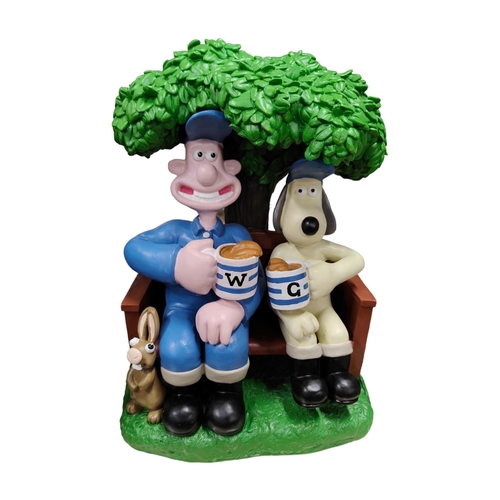 88 - LARGE BOXED WALLACE & GROMIT GARDEN LIGHT