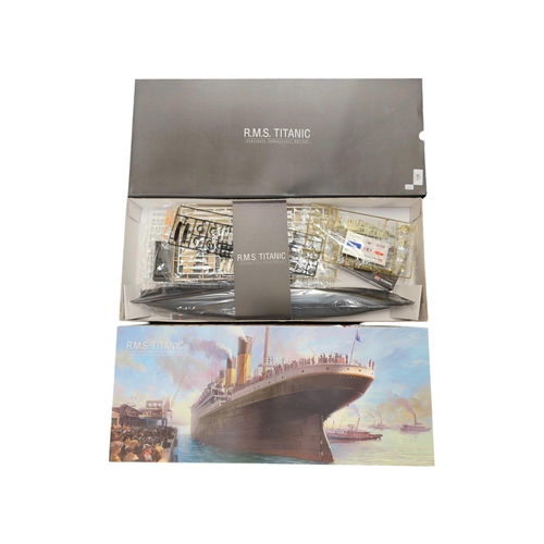 126 - R.M.S TITANIC MODEL