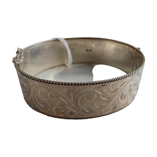 289 - HALLMARKED SILVER ETCHED BANGLE