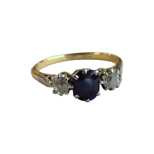 310 - 18 CARAT GOLD DIAMOND & SAPPHIRE RING WITH CIRCA THIRD CARAT OF DIAMONDS