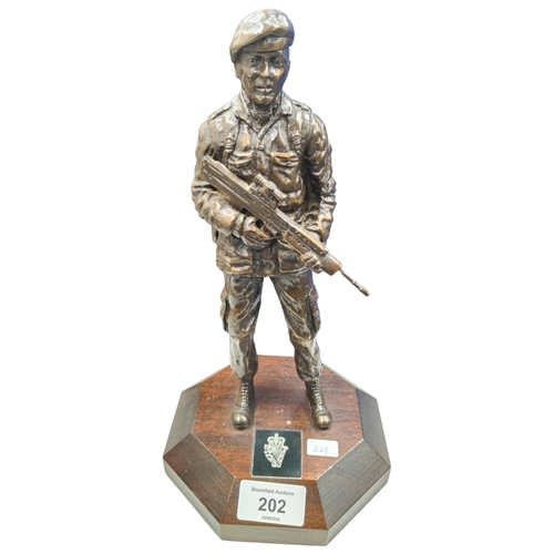 202 - ULSTER DEFENCE REGIMENT (U.D.R) FIGURE 9