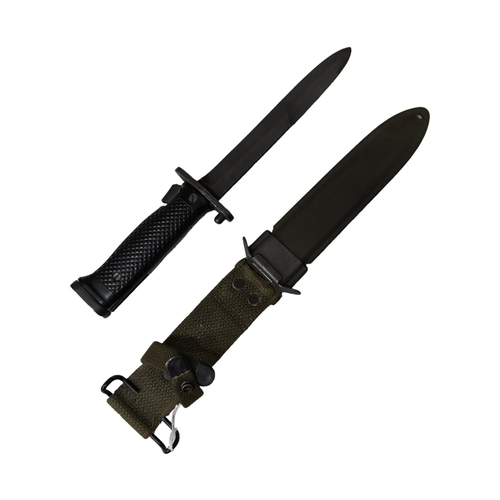 99 - U.S ARMY FIGHTING KNIFE & SHEATH