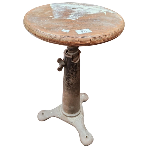 332 - SINGER STOOL