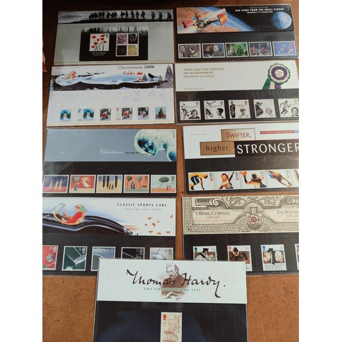 314 - QUANTITY STAMP PRESENTATION PACKS