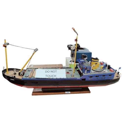 152 - LARGE SCRATCH BUILT LIVE STEAM TRAWLER