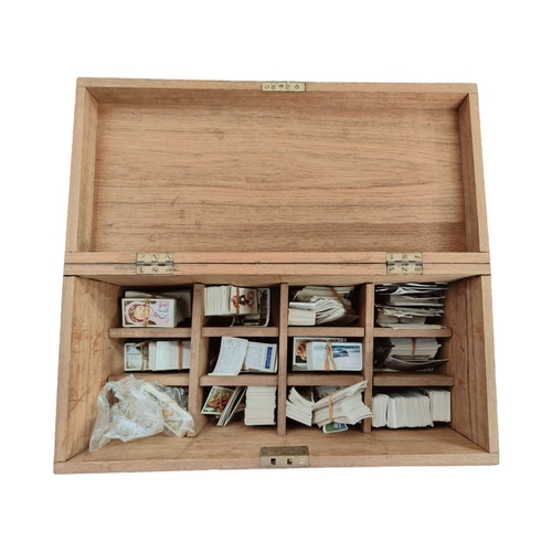 431 - ANTIQUE BOX TO INCLUDE GOOD QUANTITY OF CIGARETTE CARDS