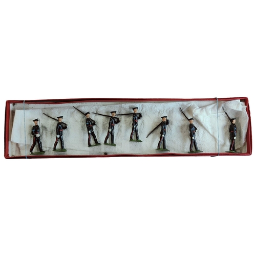 421 - BOXED SET OF ANTIQUE LEAD SOLDIERS