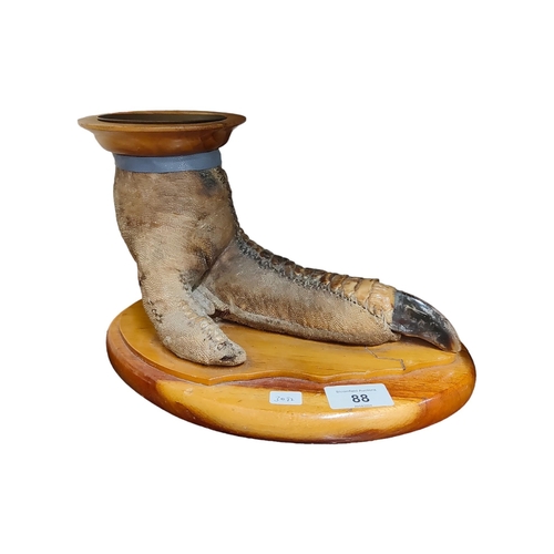 88 - ORIGINAL OSTRICH FOOT STAND