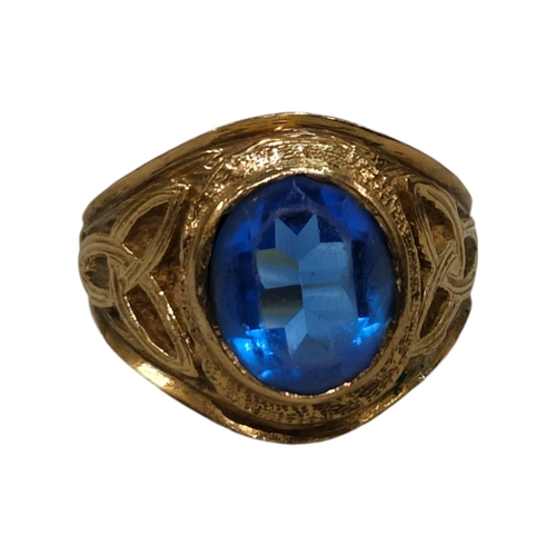 376 - 9 CARAT GOLD COLLEGE STYLE RING 7.44G