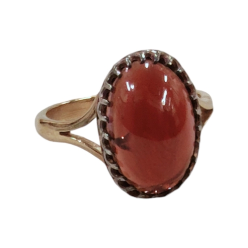 376 - ANTIQUE 9 CARAT GOLD & GARNET RING