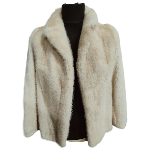 436 - SHORT BLONDE MINK COAT