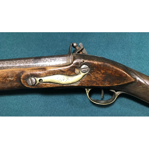 438 - AN EAST INDIA STEEL BARREL BLUNDERBUS. An East India contract steel barrel blunderbuss, the 43.5cm b... 