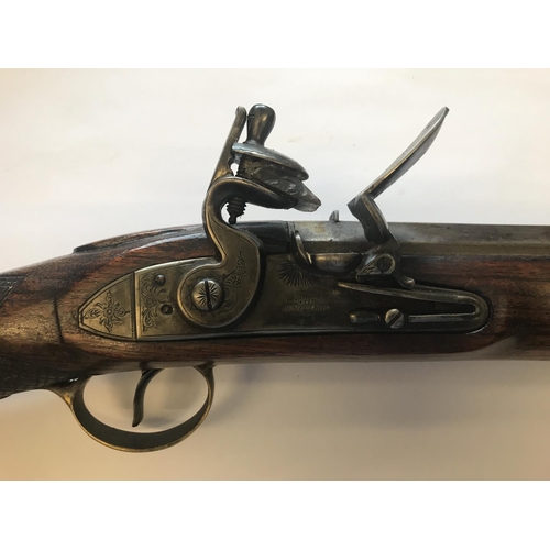 482 - A REPRODUCTION BLUNDERBUSS TYPE GUN. A reproduction Blunderbuss type muzzle loading gun with a 39 cm... 