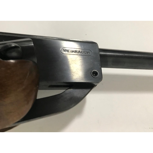 488 - A GERMAN WEIHRAUCH .22 HW95 AIR RIFLE. A German air rifle, the barrel marked Weihrauch HW 95 Kal 5.5... 