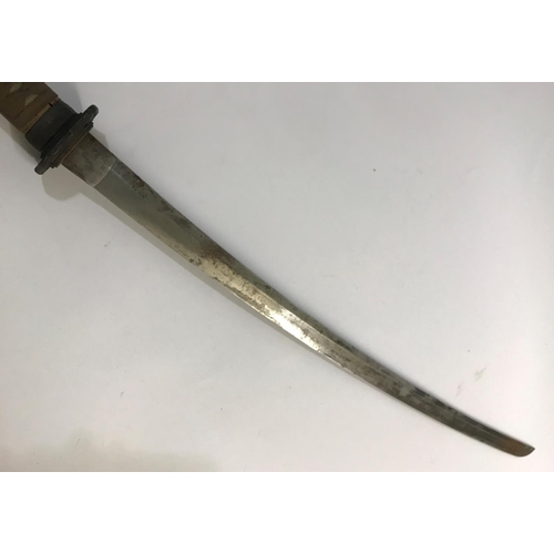 538 - A SECOND WORLD WAR JAPANESE OFFICERS SWORD. A World War Two Japanese Army Officers Shin Gunto Sword,... 