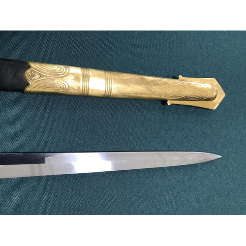 549 - A NAVAL OFFICER'S SWORD BY GIEVES. An Elizabeth II Naval Officers Sword by Gieves of London. The 78c... 