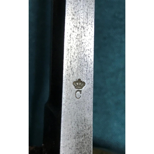 550 - A CONTINENTAL PATTERN CAVALRY SWORD. A three bar brass troopers sword with fullered single-edged cur... 