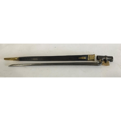 570 - A BRITISH ENFIELD RIFLE 1853 PATTERN BAYONET. An 1853 pattern socket Bayonet with a 44cm triform bla... 