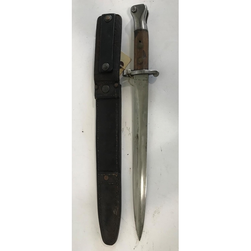 572 - A VICTORIAN 1888 Mk1 PATTERN BAYONET AND SCABBARD. A Lee Metford 1888 Pattern Mk1 bayonet with a 30c... 