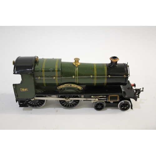 1386 - HORNBY 0 GAUGE LOCOMOTIVE - COUNTY OF BEDFORD a County of Bedford 3821 clockwork locomotive in Great... 