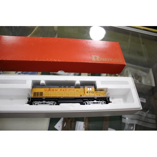 1394 - BOXED LOCOMOTIVES including Bachmann Plus Santa Fe 2894, Walthers Trainline Santa Fe 2092, and Rivar... 